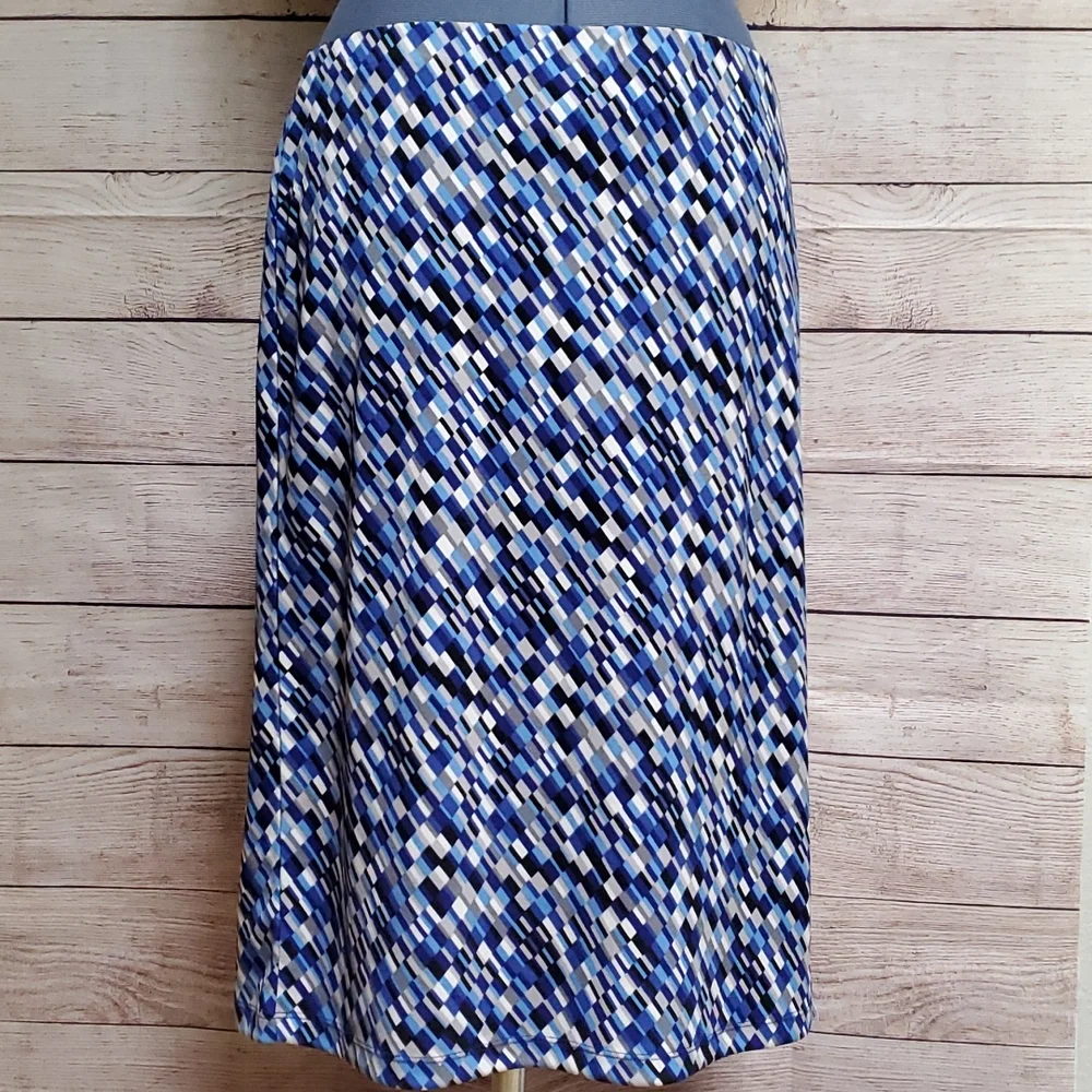 Stretchy Skirt Flowy Skirt Nine & Company - Picture 5 of 5
